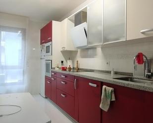 Cuina de Apartament en venda en León Capital  amb Calefacció, Parquet i Terrassa