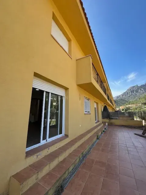 Vista exterior de Casa o xalet en venda en Alfara de Carles amb Terrassa