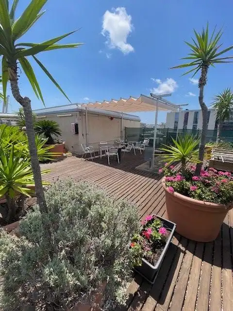 Terrassa de Oficina de lloguer en L'Hospitalet de Llobregat amb Aire condicionat, Calefacció i Terrassa