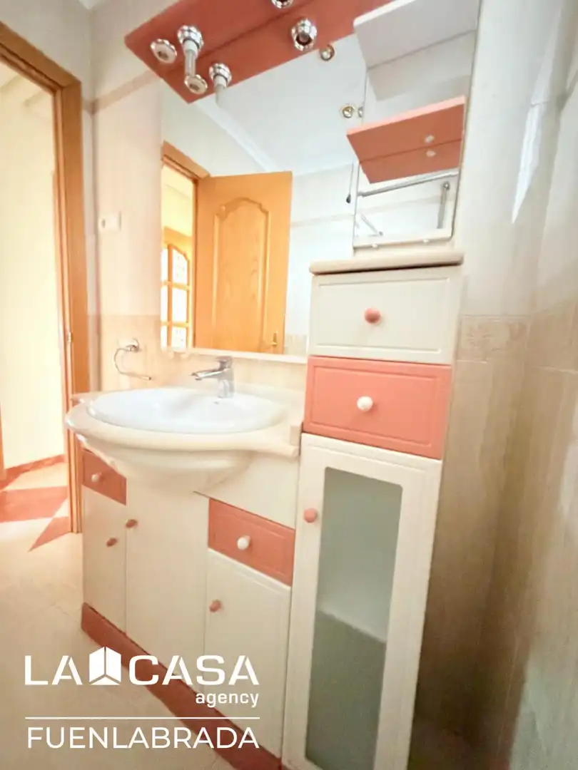 Bathroom of Flat for sale in Fuenlabrada  with Heating and Terrace