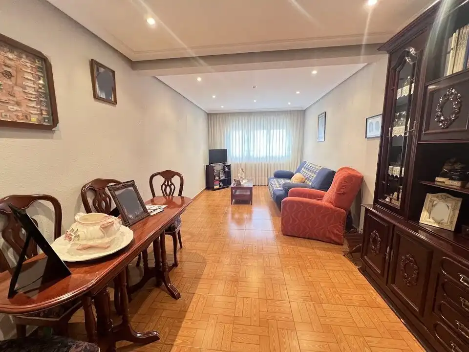 Wohnzimmer von Wohnung zum Verkauf in Siero mit Heizung und Terrasse