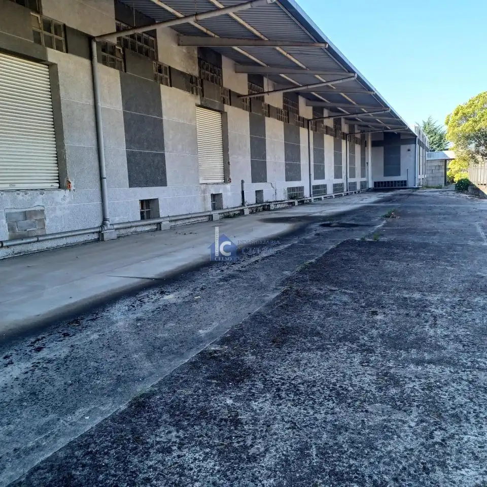 Parkplatz von Fabrikhallen zur Miete in Ourense Capital 