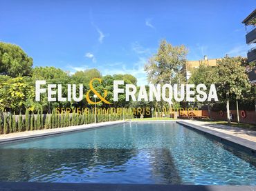 Flat with pool for sale in de Comas i Solà