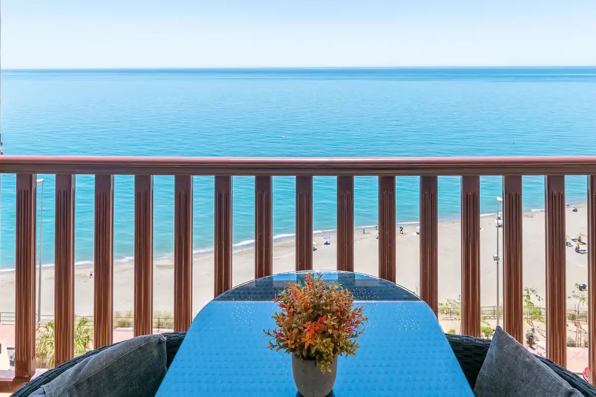 Apartment with pool for sale in carvajal, imagen 2