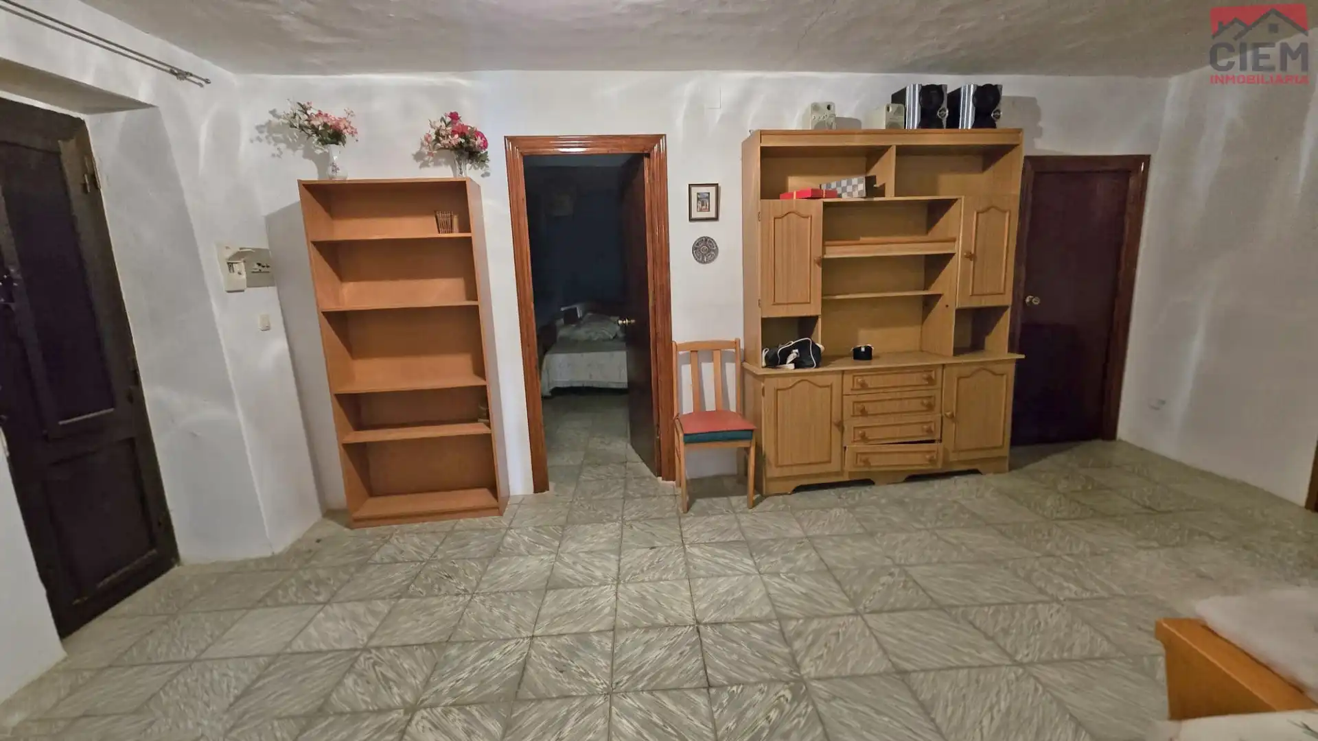 Houses for sale in Escurial  with Storage room and Furnished