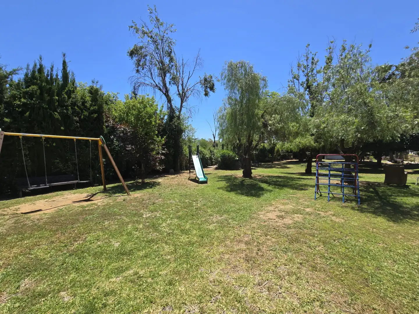 Jardín de Piso en venta en Marbella con Aire acondicionado, Terraza y Alarma