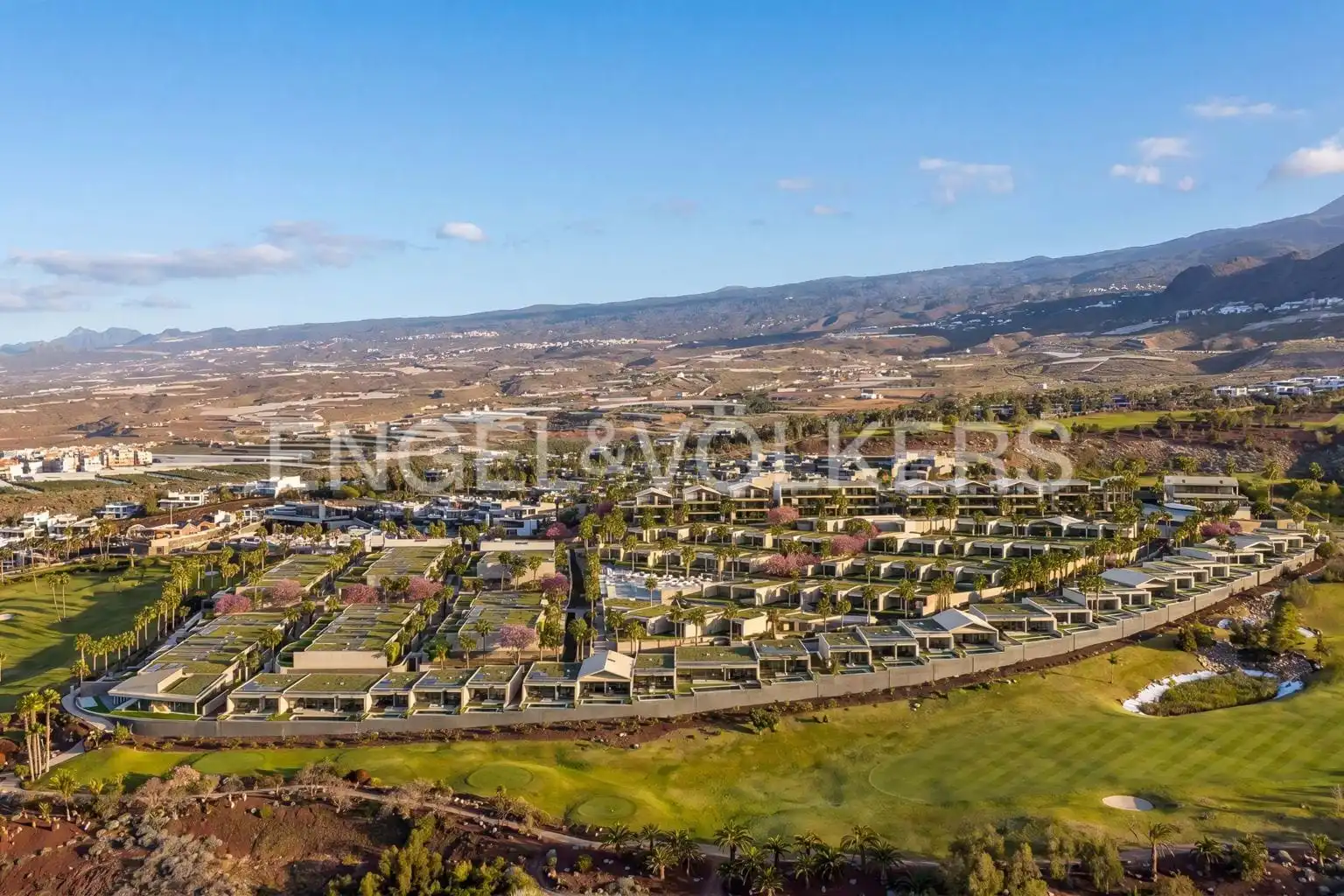 Vista exterior de Pis en venda en Guía de Isora amb Aire condicionat, Terrassa i Moblat