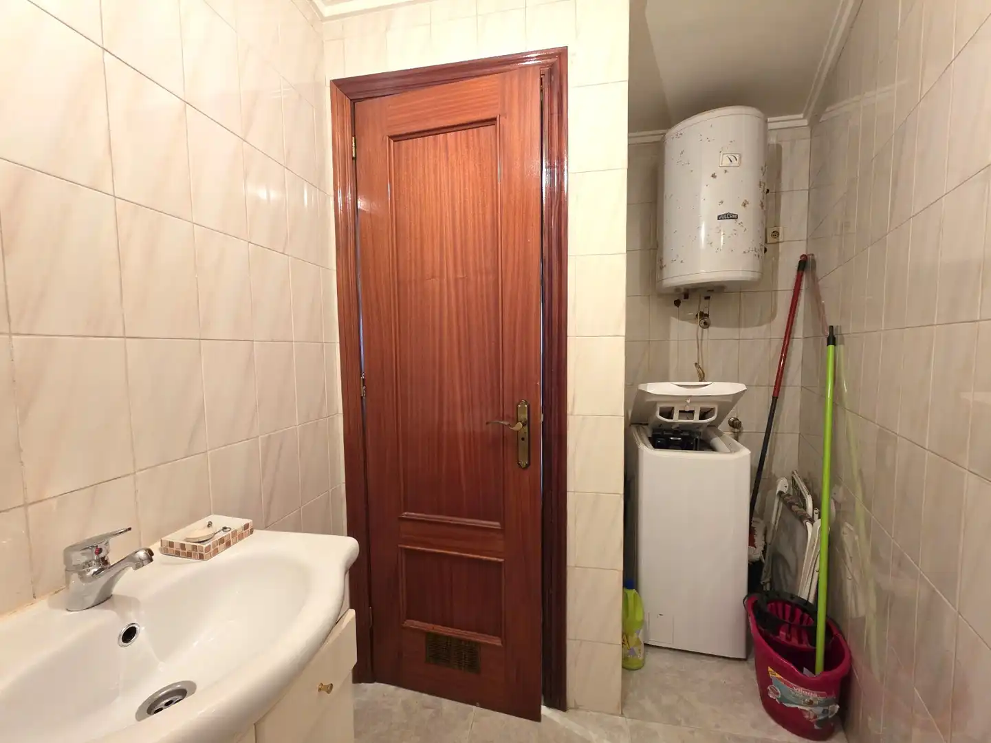 Badezimmer von Wohnung zum Verkauf in San Martín del Rey Aurelio mit Heizung, Privatgarten und Parkett