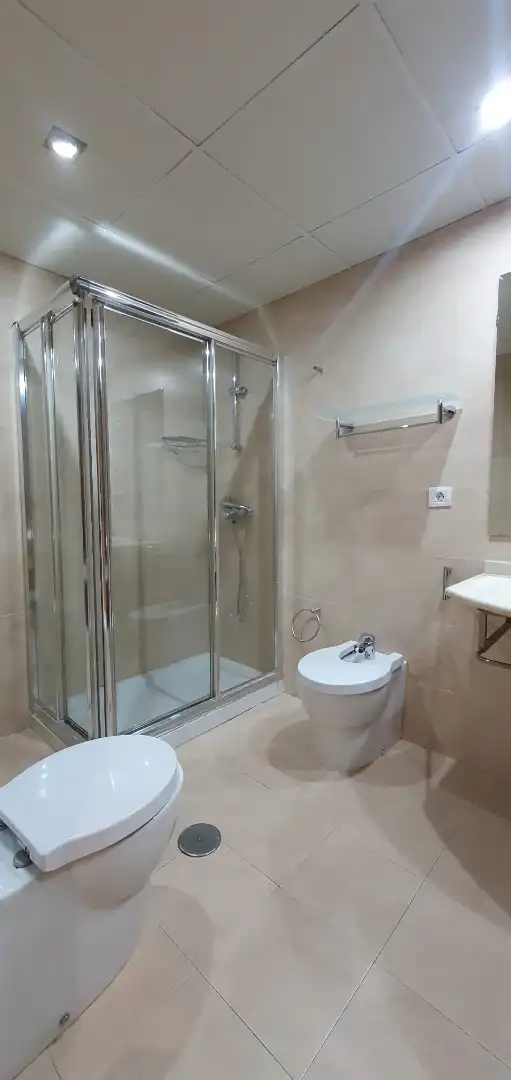 Baño de Piso en venta en Sevilla con Aire acondicionado y Terraza