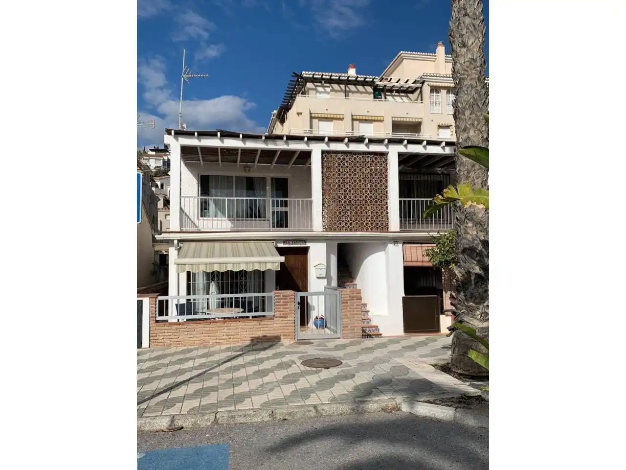 Vista exterior de Apartamento de alquiler en Almuñécar con Terraza