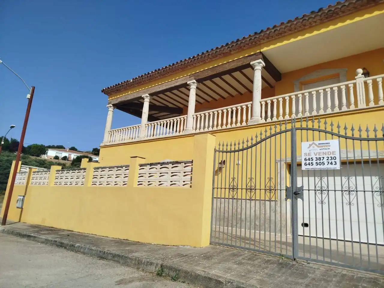 Vista exterior de Casa o xalet en venda en Ruidera amb Aire condicionat, Calefacció i Jardí privat