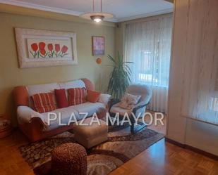Sala d'estar de Pis en venda en Salamanca Capital amb Calefacció i Balcó