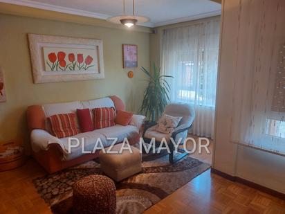 Sala d'estar de Pis en venda en Salamanca Capital amb Calefacció i Balcó