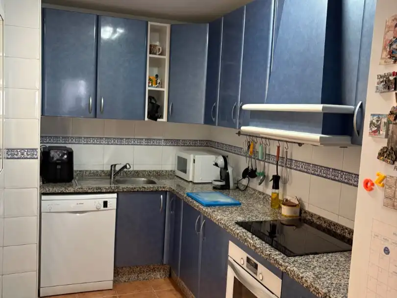 Cuina de Pis en venda en Torremolinos amb Aire condicionat, Terrassa i Balcó