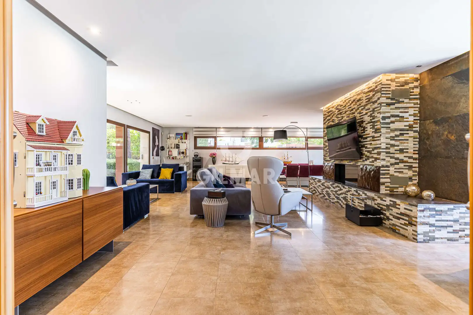 Sala d'estar de Casa o xalet en venda en Boadilla del Monte amb Calefacció, Jardí privat i Piscina