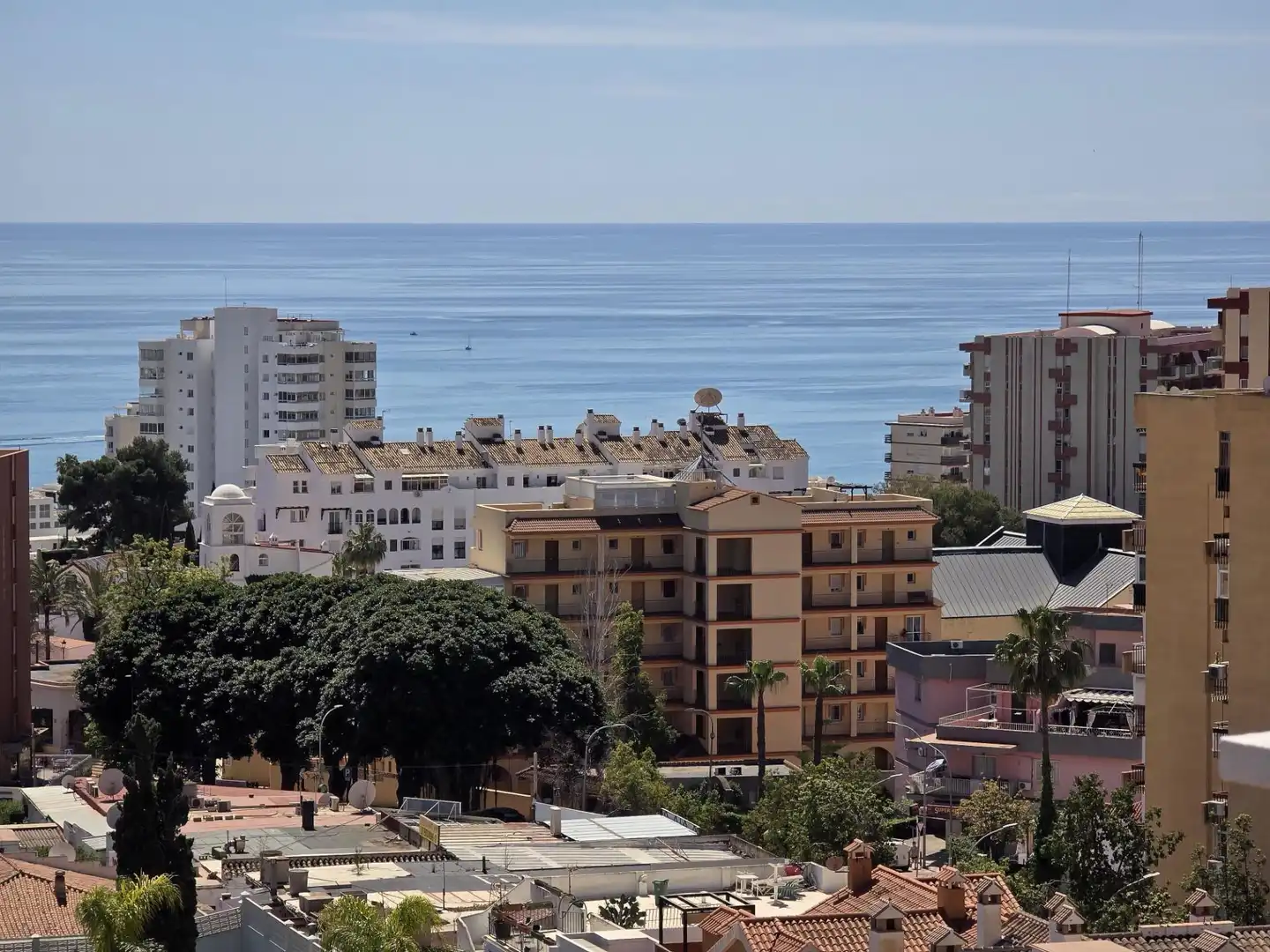 Außenansicht von Wohnung zum Verkauf in Benalmádena mit Privatgarten, Möbliert und Gemeinschaftspool