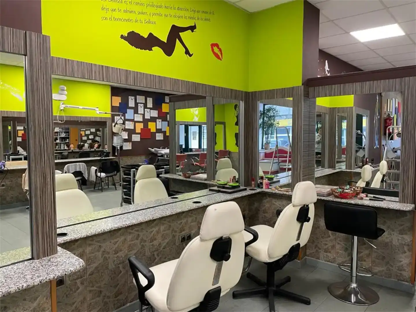 Commercial properties for rent in Melide