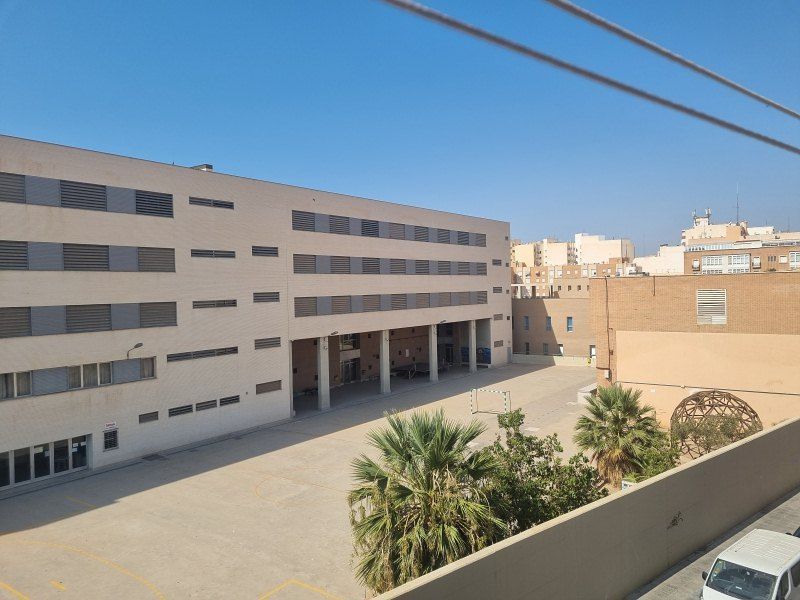 Vista exterior de Pis en venda en  Almería Capital