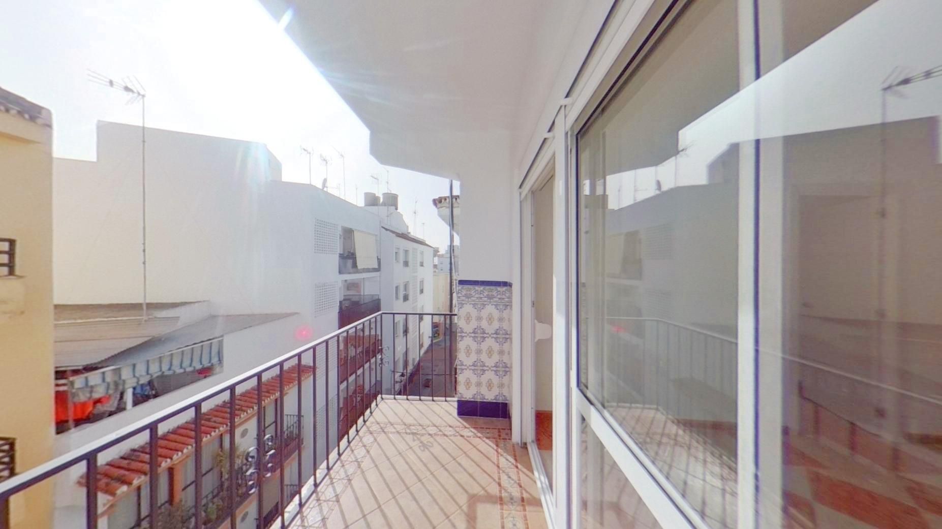 Vista exterior de Pis en venda en Marbella amb Terrassa i Forn