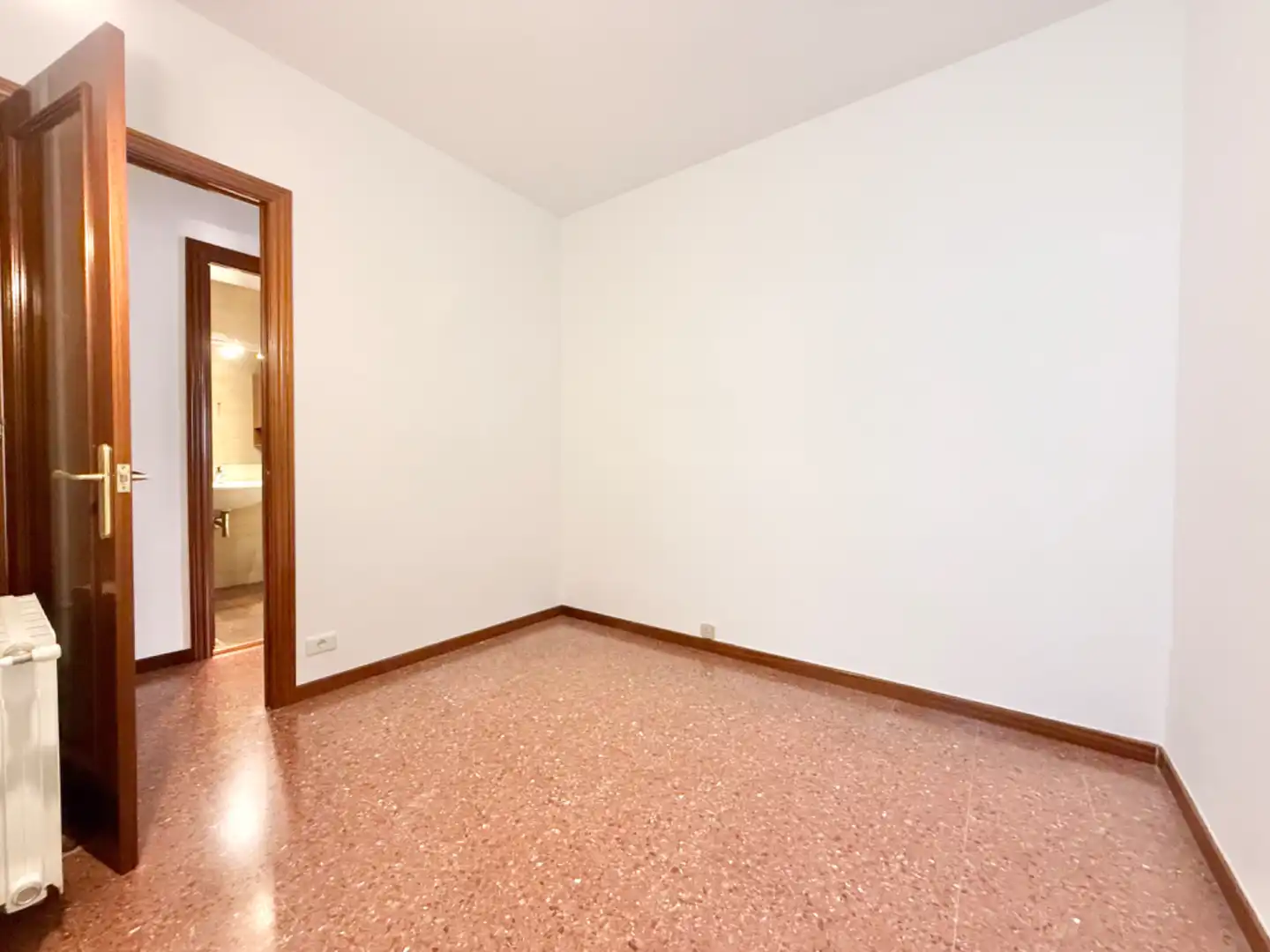 Bedroom of Flat for sale in Sant Just Desvern  with Air Conditioner, Heating and Parquet flooring
