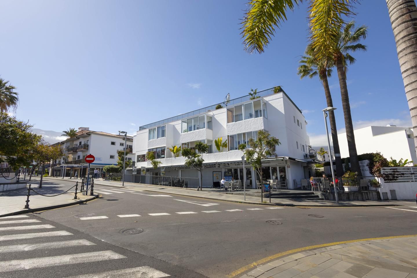 Vista exterior de Edifici en venda en Puerto de la Cruz