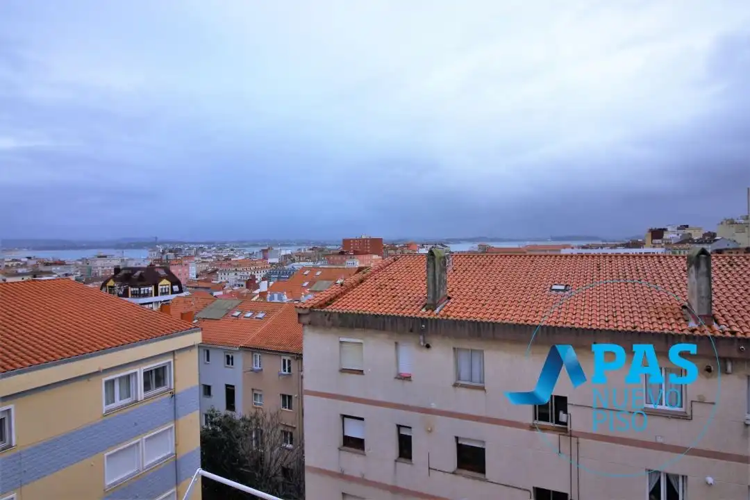 Vista exterior de Piso en venta en Santander