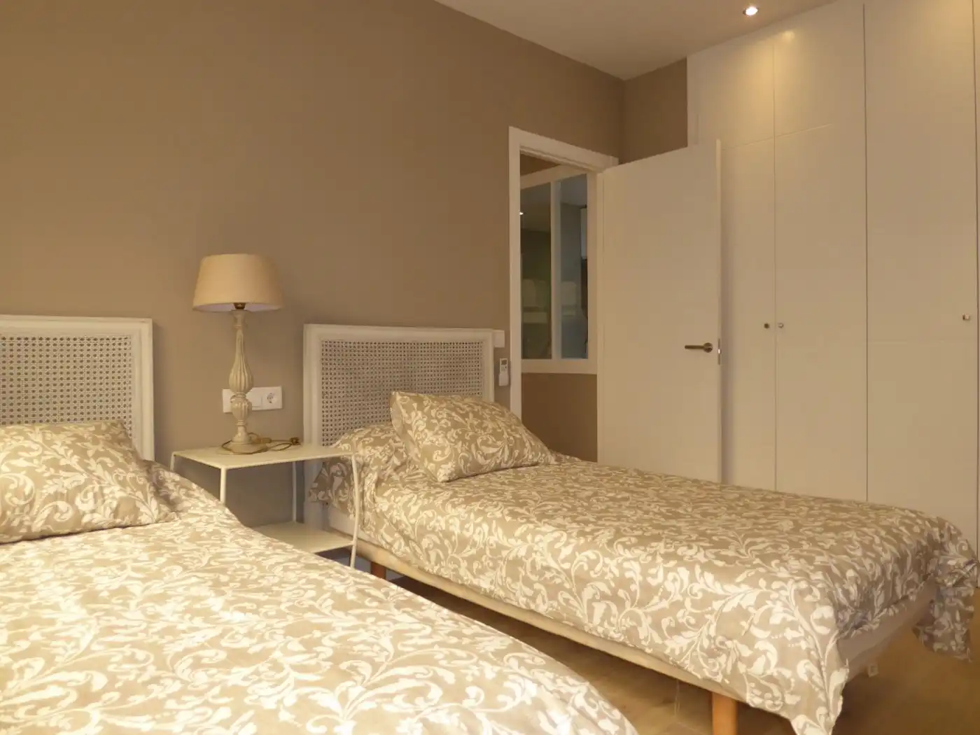 Bedroom of Apartments for rent in Jerez de la Frontera  with Air Conditioner and Parquet flooring