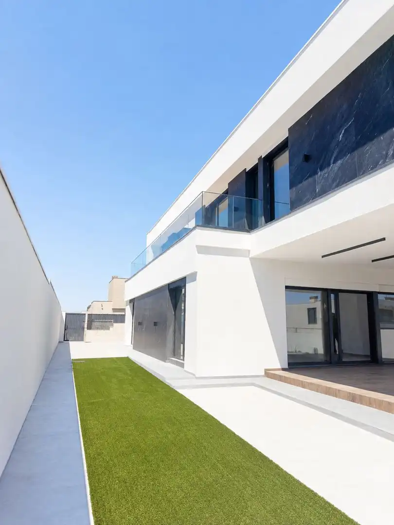 Casa con piscina en venta en Calle de Tallín 55, imagen 33