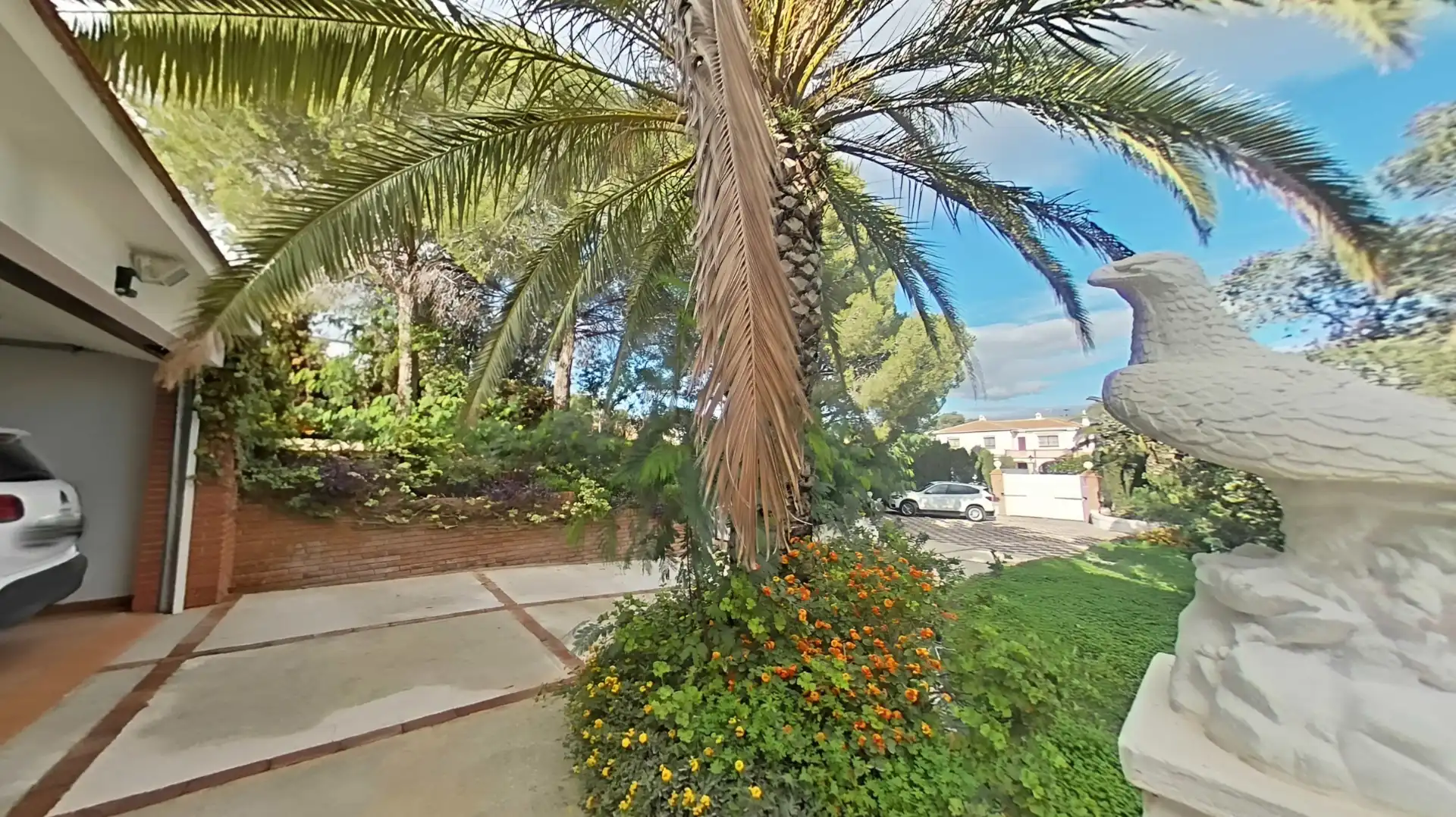 Vista exterior de Casa o xalet en venda en Alhaurín de la Torre amb Aire condicionat, Calefacció i Jardí privat