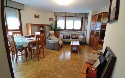 Living room of Flat for sale in Avilés  with Heating, Parquet flooring and Storage room