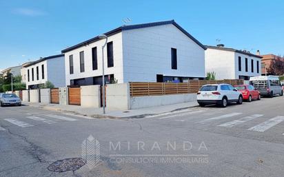 Vista exterior de Casa o xalet en venda en La Garriga amb Aire condicionat, Terrassa i Balcó