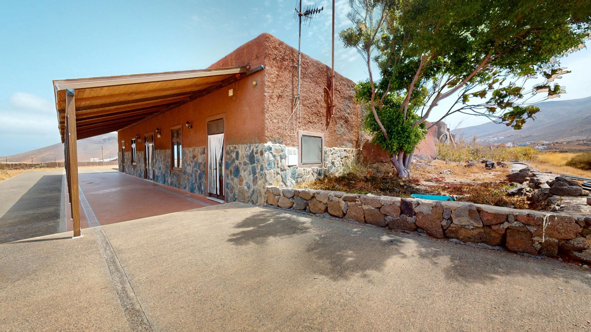 Vista exterior de Casa o xalet en venda en Agaete amb Jardí privat, Terrassa i Moblat