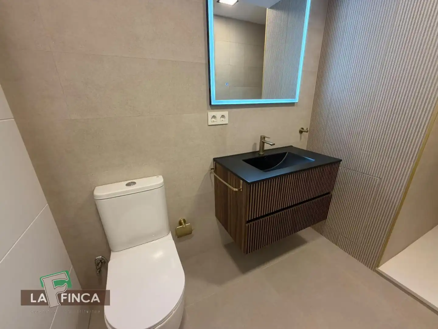 Baño de Apartamento de alquiler en Milán - Pumarín - Teatinos