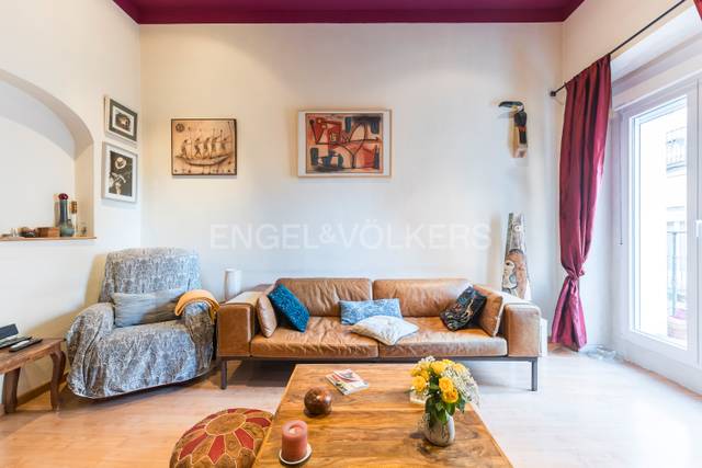 Piso en Venta en Universidad - Malasaña