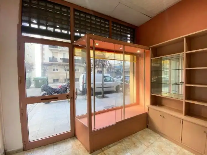 Local comercial en venta en CONDE DE TORRECEDEIRA, imagen 3