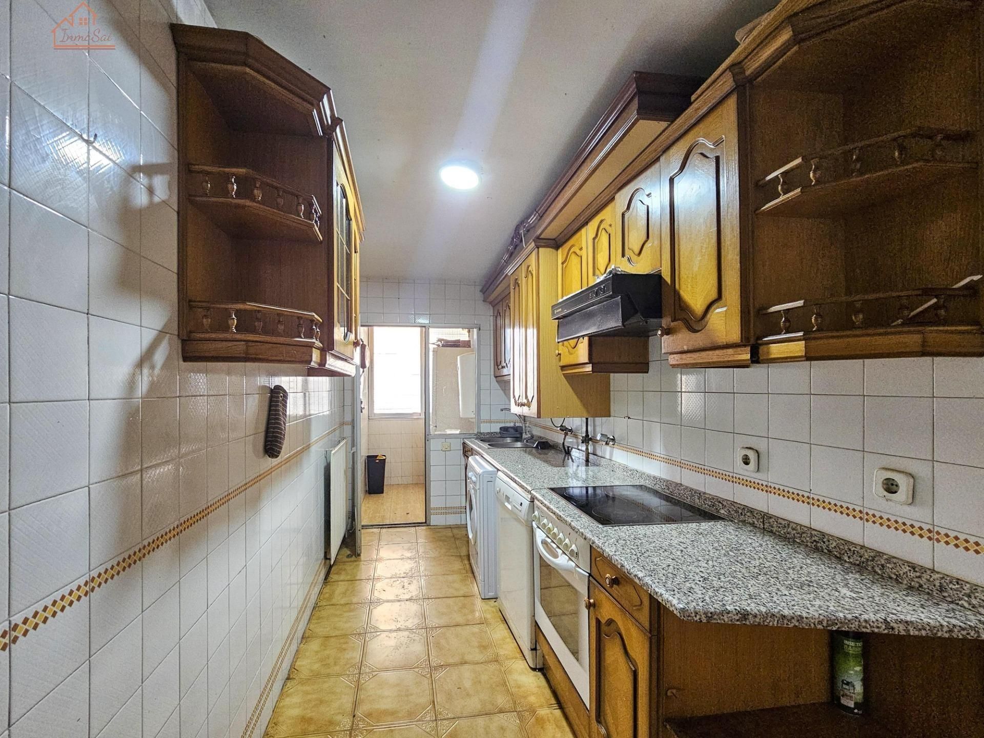 Cocina de Piso en venta en  Madrid Capital con Calefacción, Jardín privado y Terraza
