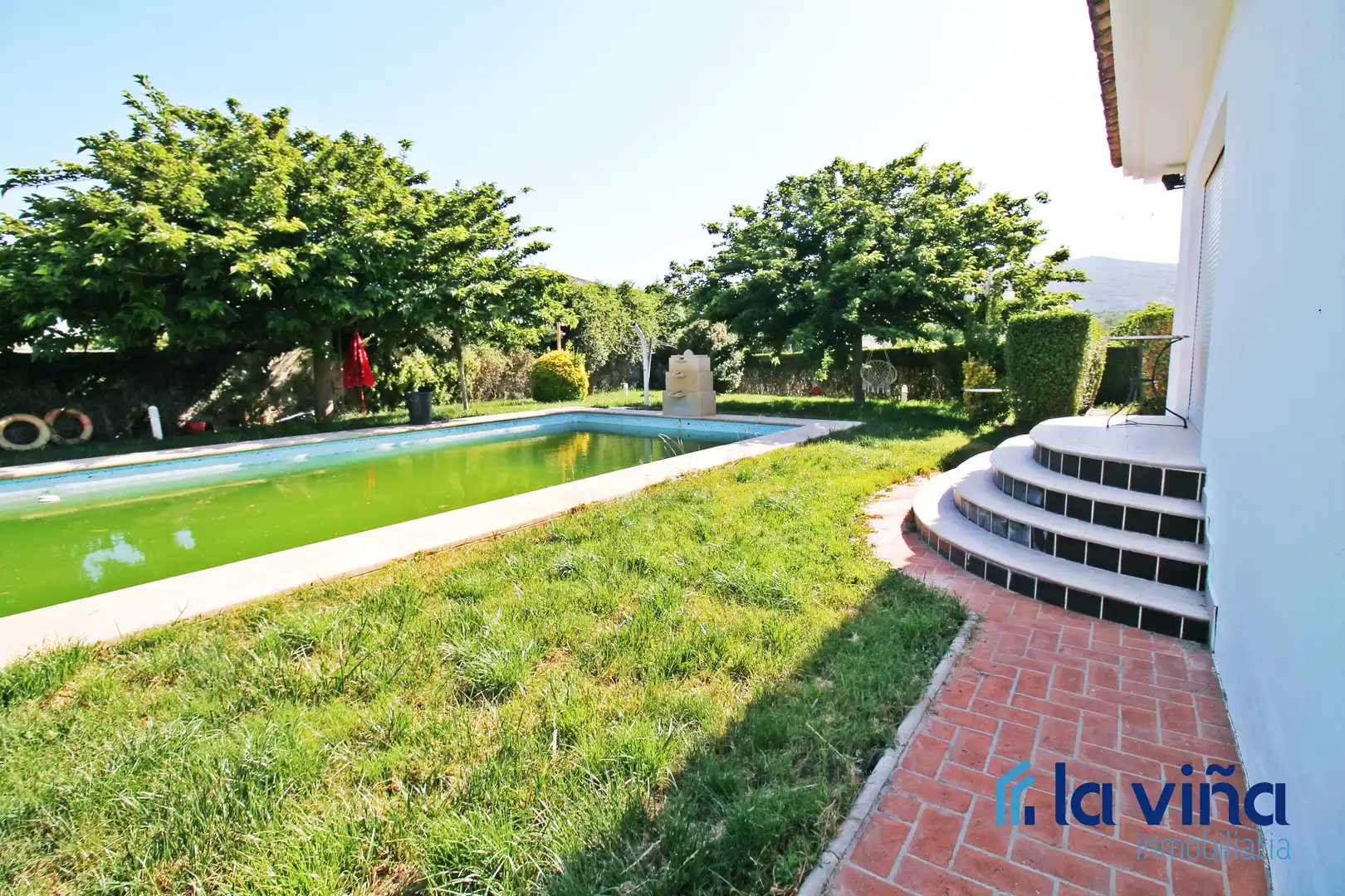 Piscina de Casa o chalet en venta en Villanueva de Tapia con Aire acondicionado, Jardín privado y Trastero