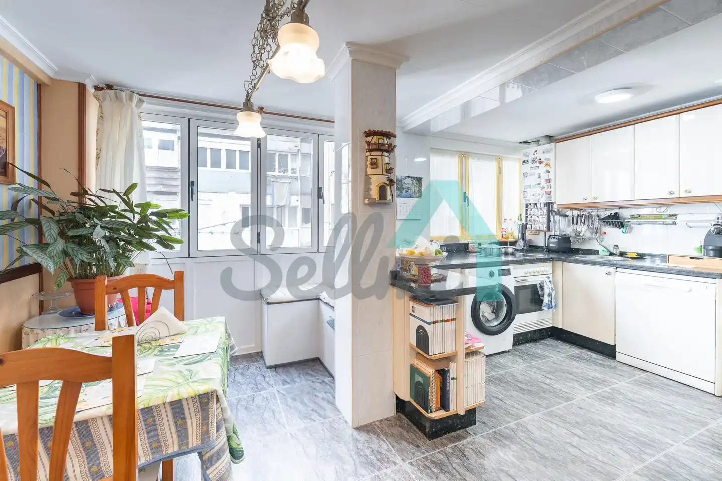 Cocina de Piso en venta en Gijón  con Calefacción, Parquet y Trastero