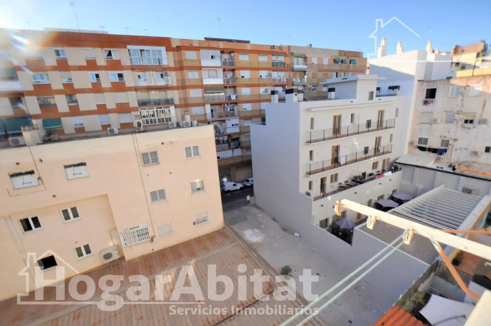 Vista exterior de Pis en venda en Valencia amb Calefacció, Moblat i Balcó