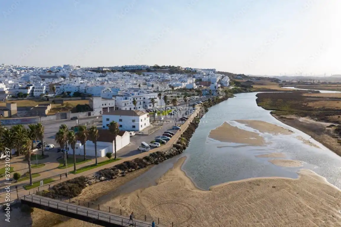 Vista exterior de Piso en venta en Conil de la Frontera