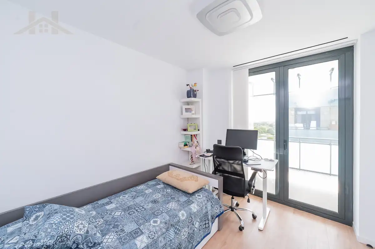 Dormitori de Loft en venda en San Sebastián de los Reyes amb Aire condicionat i Terrassa