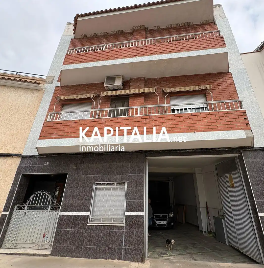 Vista exterior de Edificio en venta en Enguera