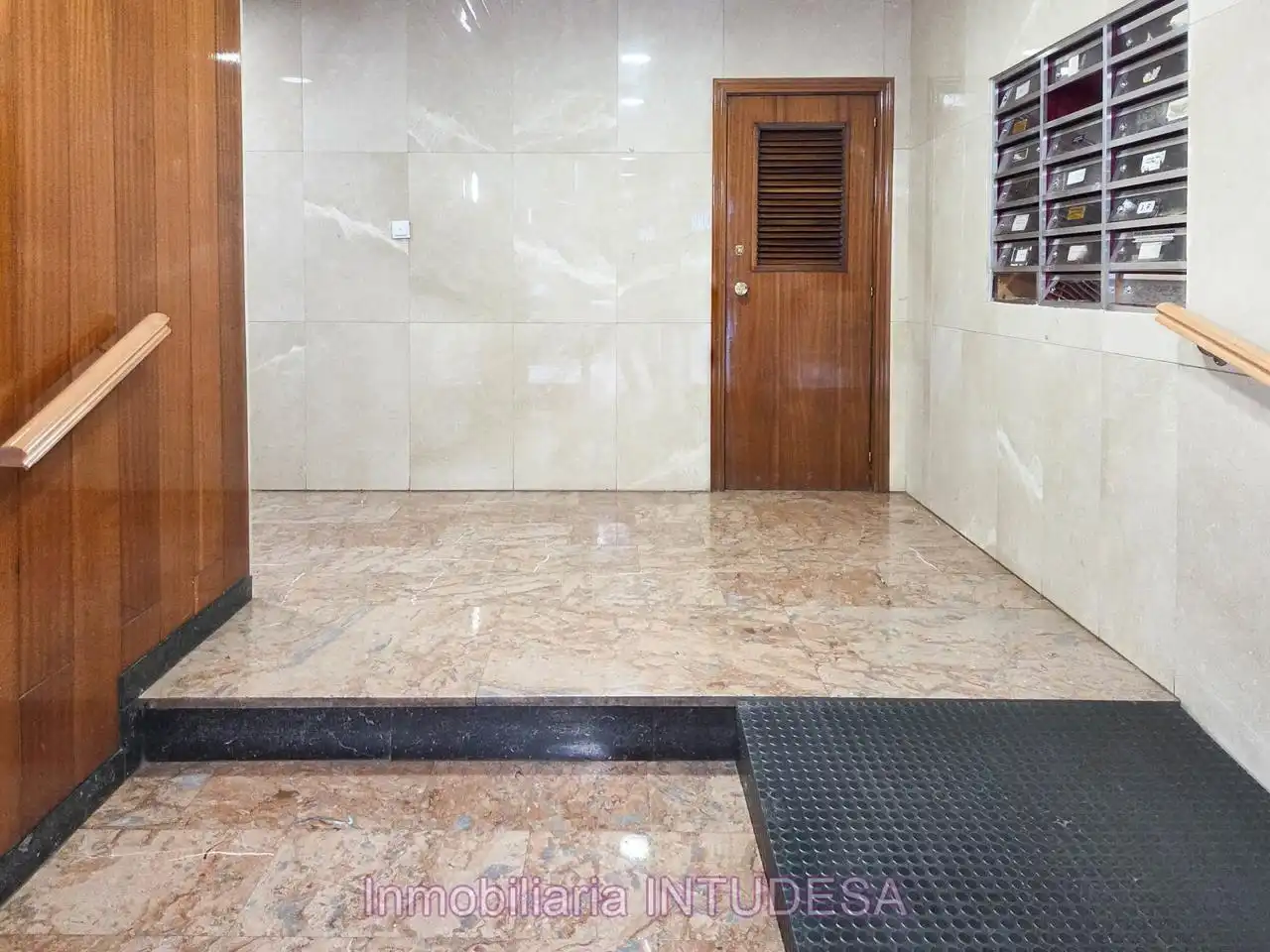 Office for rent in Tudela  with Air Conditioner