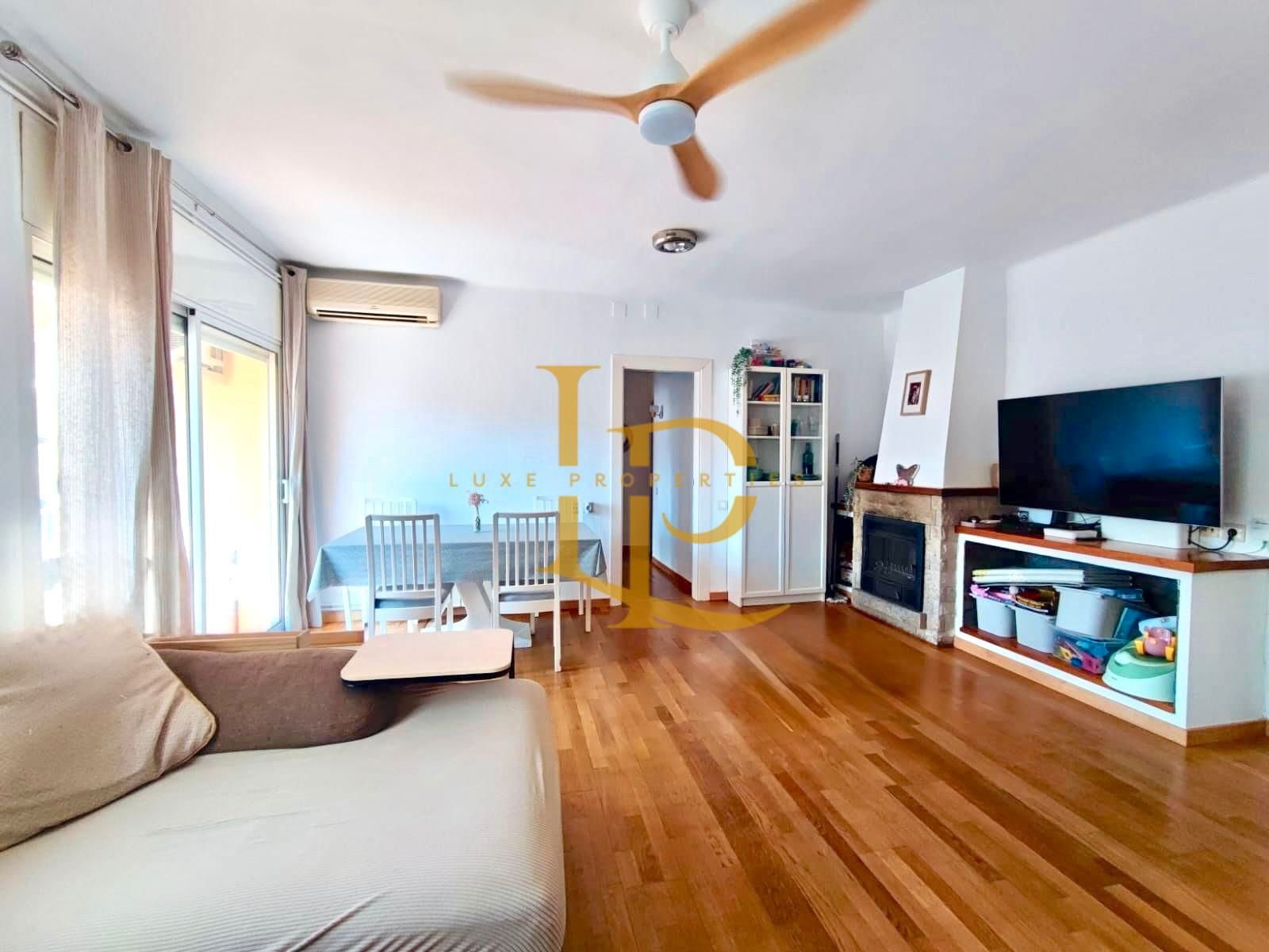 Sala d'estar de Pis en venda en Sant Cugat del Vallès amb Aire condicionat, Calefacció i Parquet