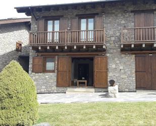 Außenansicht von Einfamilien-Reihenhaus miete in Bellver de Cerdanya mit Heizung, Parkett und Terrasse