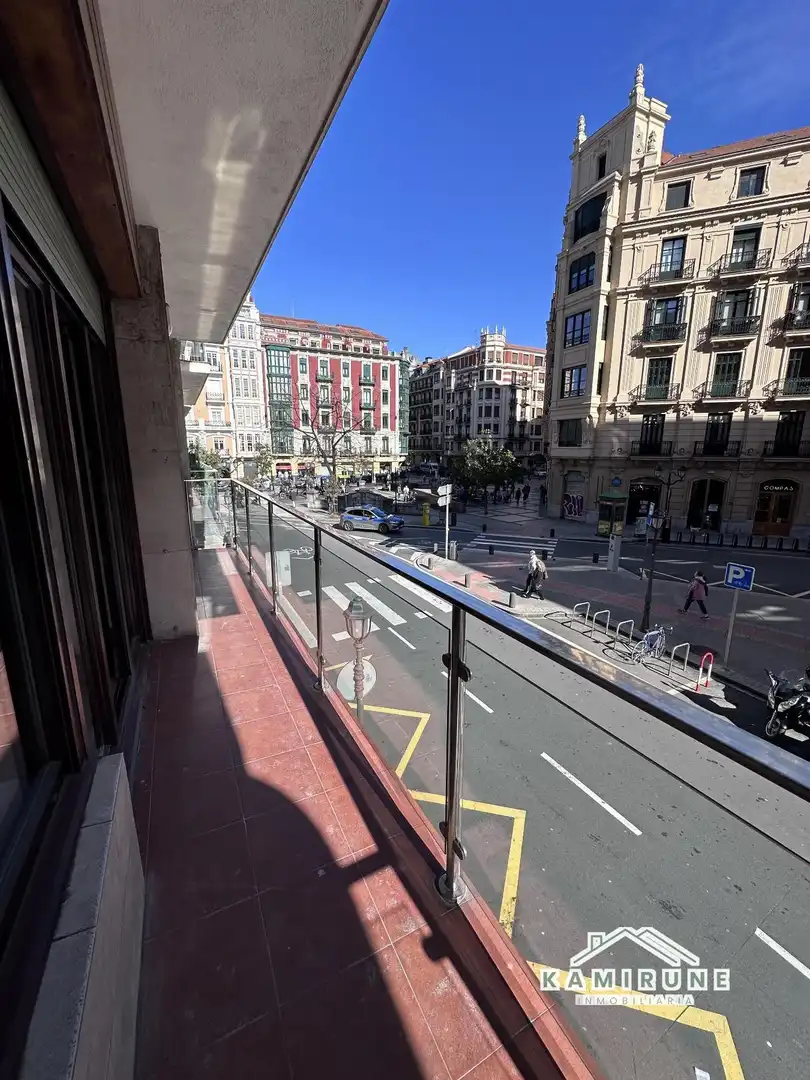 Exterior view of Flat for rent in Bilbao   with Heating, Terrace and Storage room