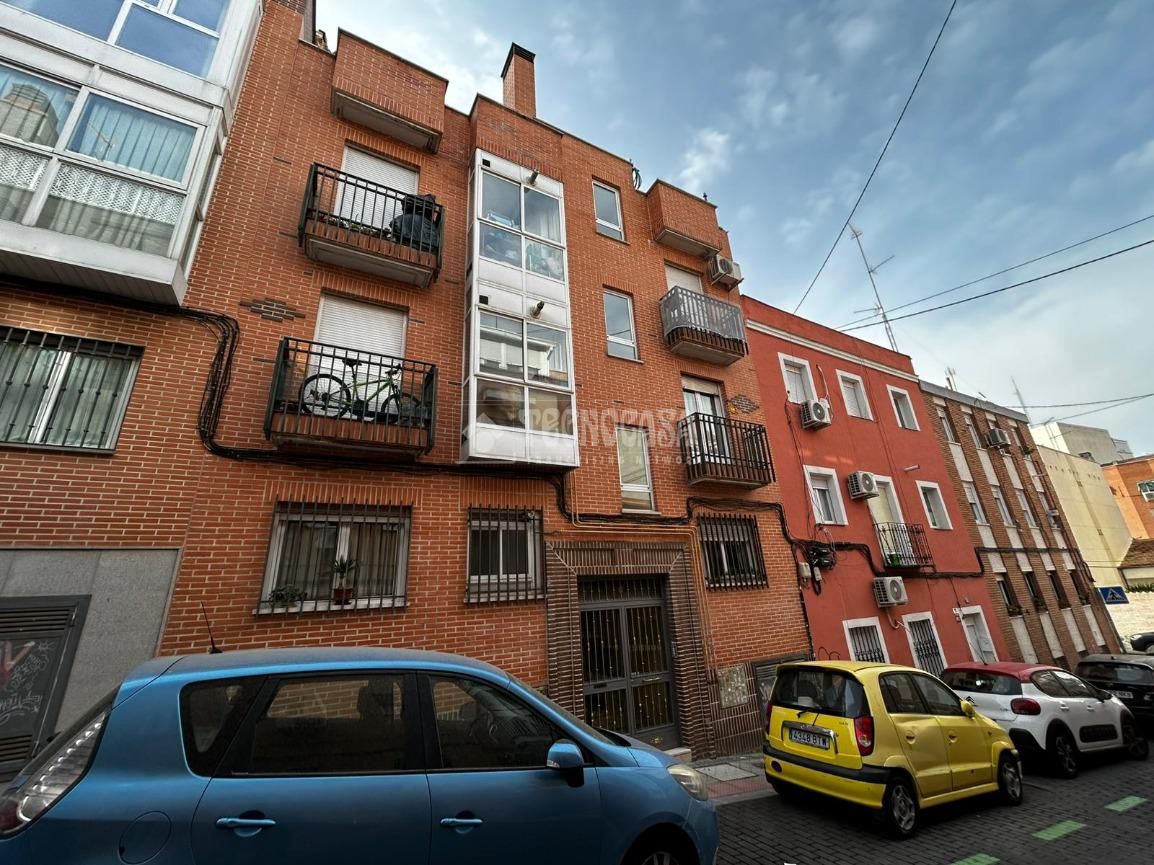 Vista exterior de Piso de alquiler en  Madrid Capital con Calefacción, Terraza y Trastero
