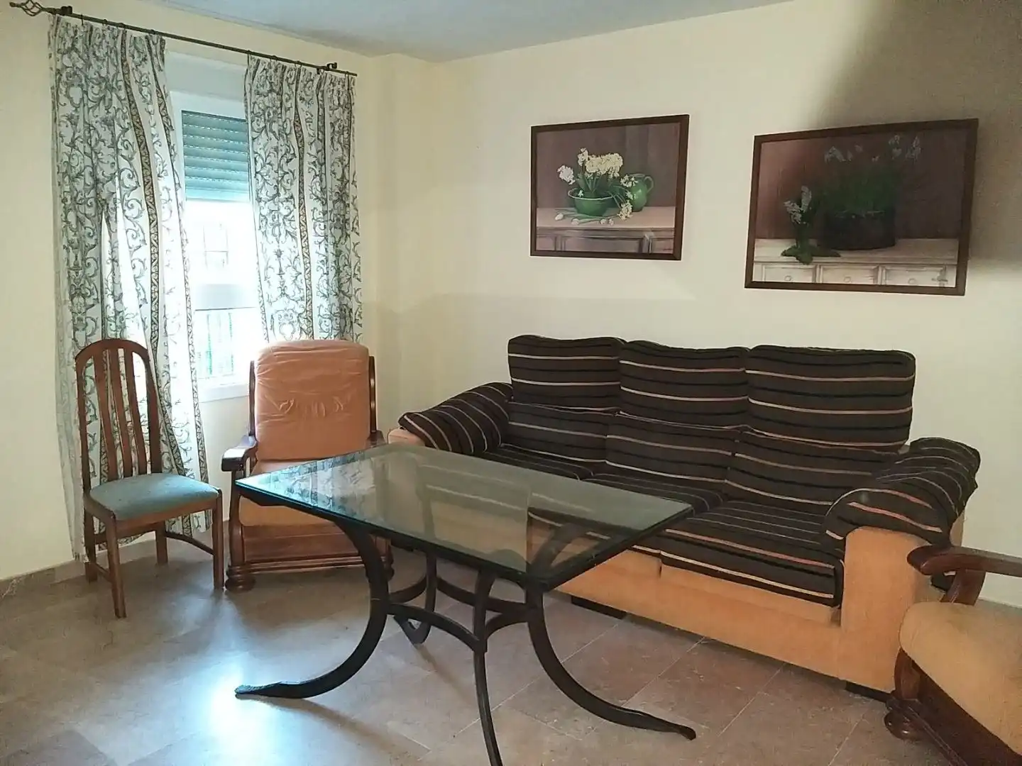 Sala de estar de Piso en venta en Pilas con Terraza, Trastero y Amueblado