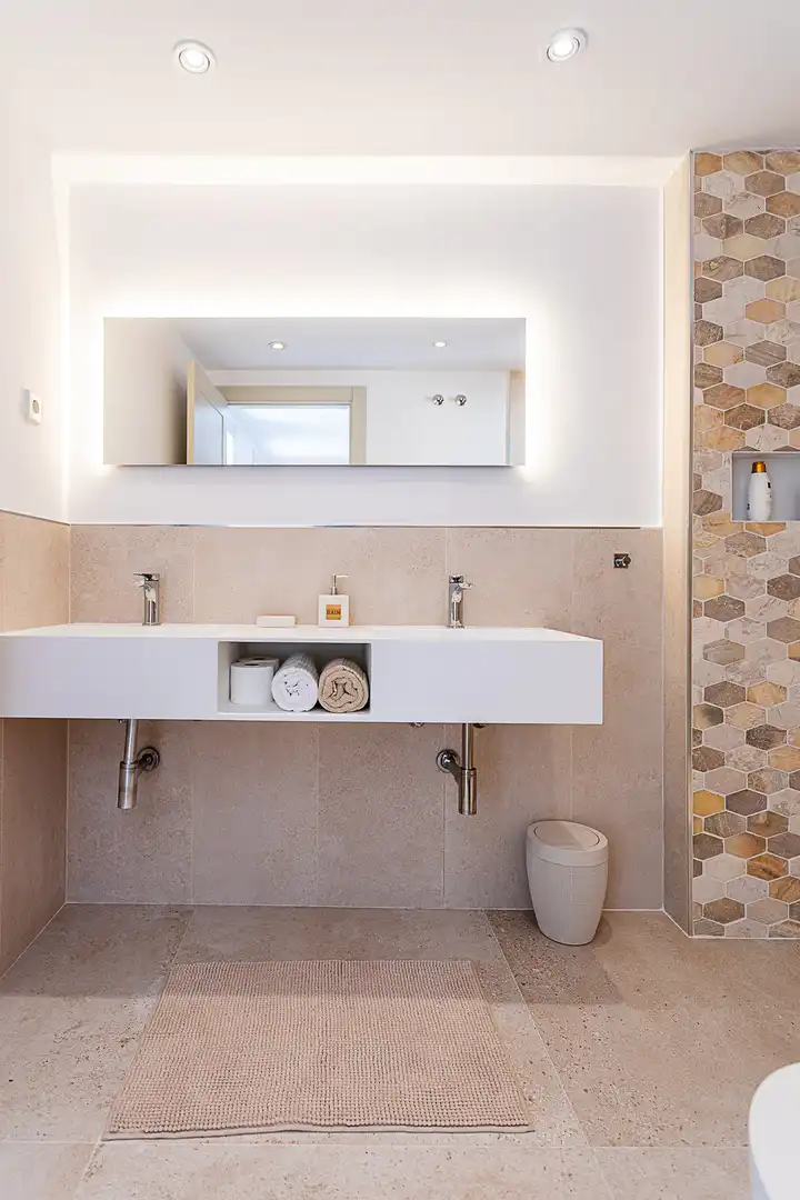 Baño de Ático en venta en Marbella con Aire acondicionado, Terraza y Trastero
