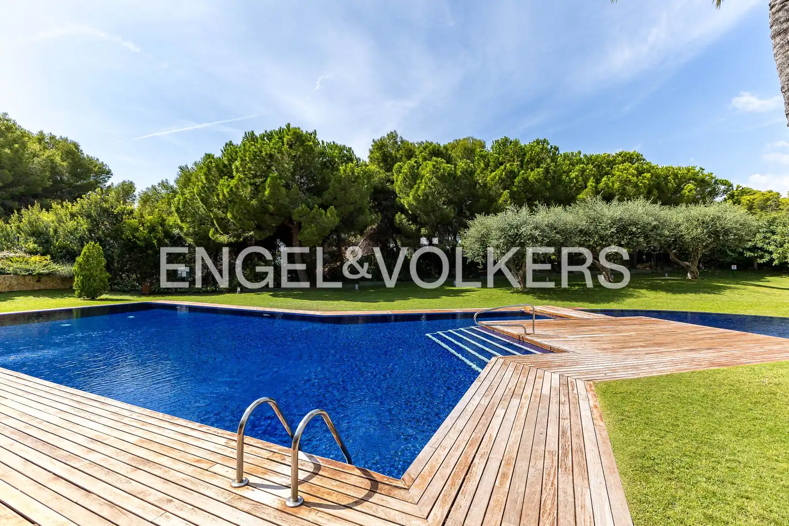 Duplex con piscina in vendita a Els Munts